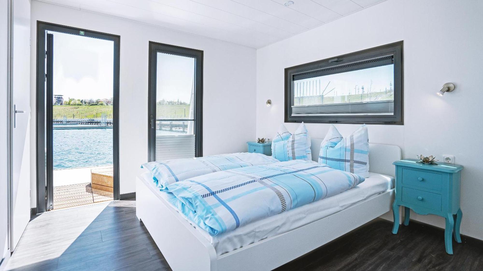 Geiseltalsee Hausboot - Floating House - Hausboot Junior Braunsbedra Dış mekan fotoğraf